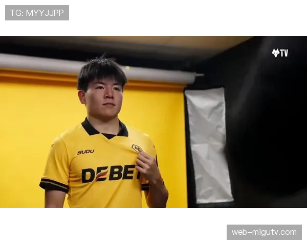 更衣室故事：狼队取胜后，教练组第一时间向球员展示抢断后5秒内射门的数据